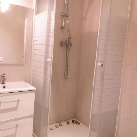 Apartment Bel Parisien, Typique Du Marais