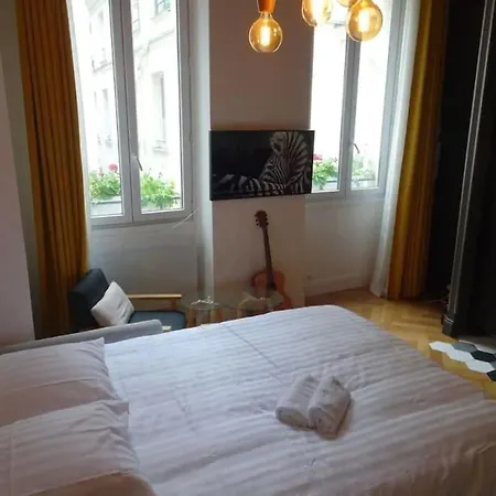 Bel Parisien, Typique Du Marais Parigi