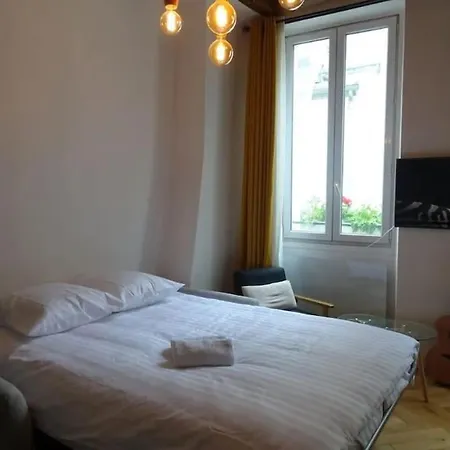 Apartment Bel Parisien, Typique Du Marais Paris